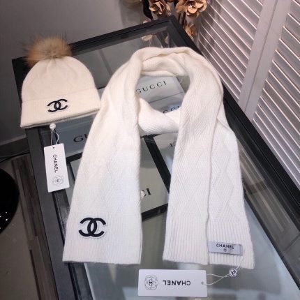Chanel Beanie & Scarf Set In White