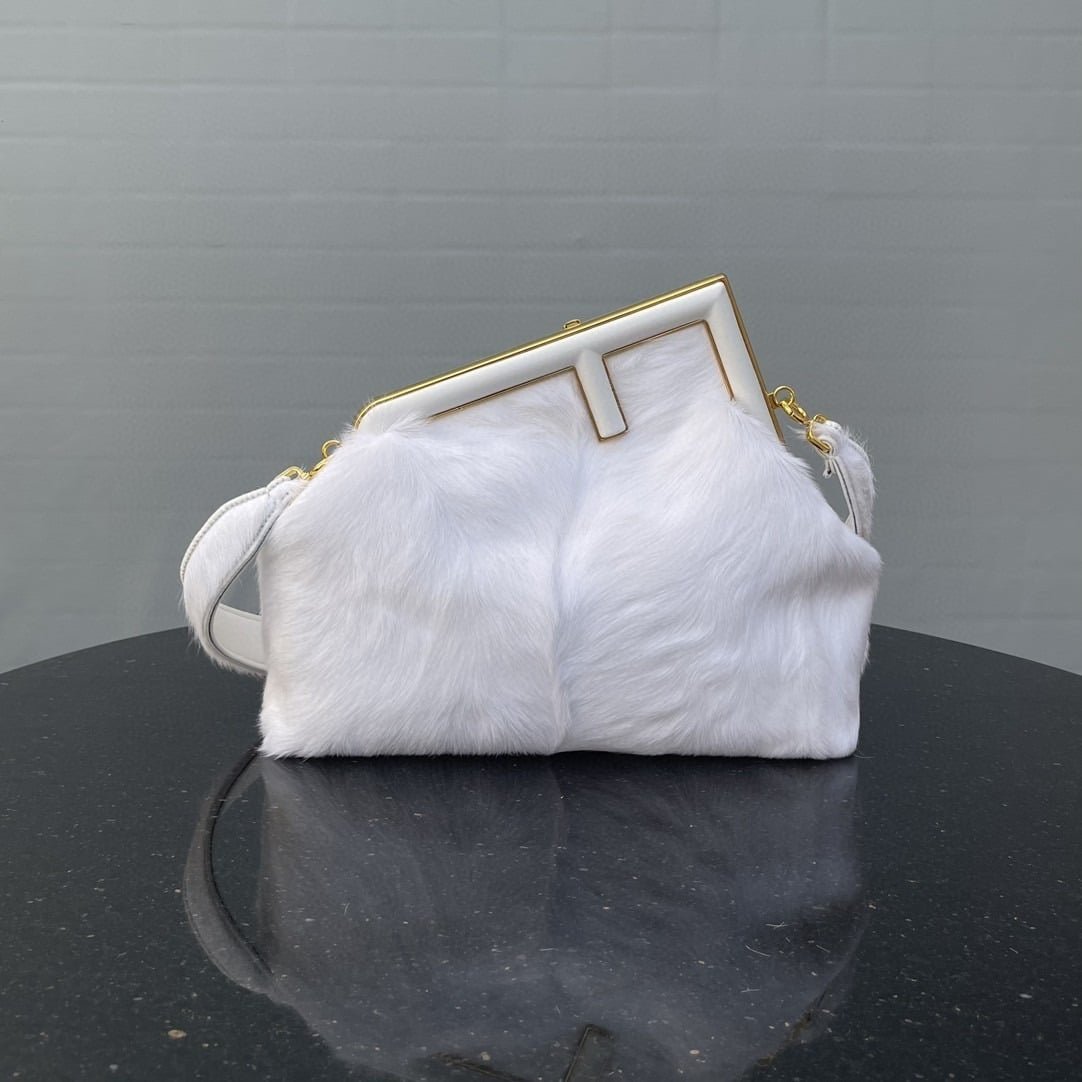 fendi-first-medium-white-fox-fur-bag-for-woman-325cm13in-avvkl