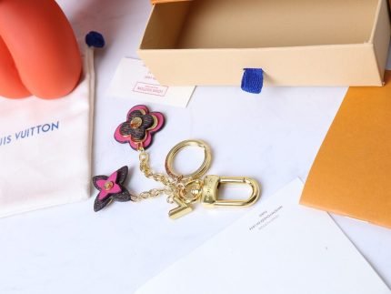 GJ19 – Key holder and bag charm