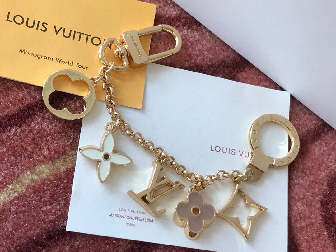 gj21-key-holder-and-bag-charm-5vlhl-e1710929875247