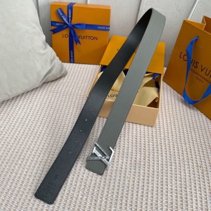 1:1 Replica Louis Vuitton Iconic Reversible LV Belt Grey LV Women Belt