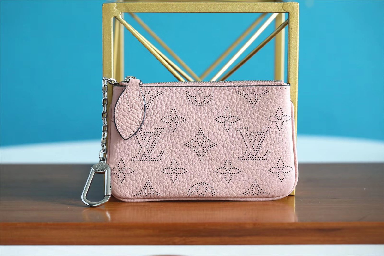 louis-vuitton-key-pouch-mahina-magnolia-pink-for-women-womens-wallets-51in13cm-lv-m69508-ga6su