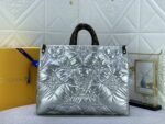 Louis Vuitton Onthego GM Silver 33Cm M21053 - Image 2