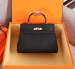 Hermes Kelly Sellier 25 Epsom Gold Hardware Black 25Cm - Image 2