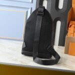 Louis Vuitton Racer Slingbag Black 42Cm M46107 - Image 4