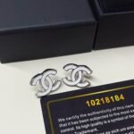 Chanel 25S Earrings White Silver Metal Abf565 B20465 U0776 - Image 4