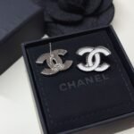Chanel 25S Earrings White Silver Metal Abf565 B20465 U0776 - Image 3