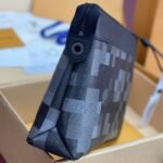 Louis Vuitton Pochette Voyage Souple Black 30Cm M14926 - Image 3