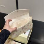 Louis Vuitton Félicie Pochette Bag Rose Trianon 22cm M82047 - Image 4