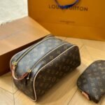 Louis Vuitton Dopp Kit Toilet Pouch Monogram Brown 27Cm - Image 2