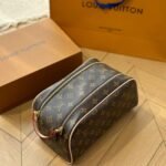 Perfect Match: Louis Vuitton Monogram Keepall Bandoulière 55Cm X Louis Vuitton Dopp Kit Toilet Pouch Monogram 27Cm - Image 7