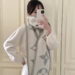 Louis Vuitton Sweet Dreams Scarf Grey 240Cm M77380 - Image 4