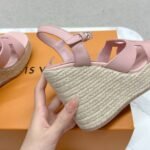Louis Vuiiton LV Isola Wedge Sandal Rose 1AGYI1 - Image 6