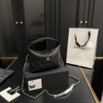 Chanel Maxi Hobo Bag Black 19Cm - Image 2