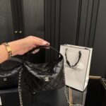 Chanel Maxi Hobo Bag Black 19Cm - Image 4