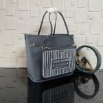 Louis Vuitton U Square 45 In Red 70Cm - Image 5