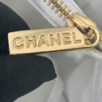 Chanel Bolsa Grand Tote Gold Hardware White 33Cm - Image 7
