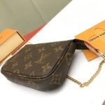 Louis Vuitton Mini Pochette Accessoires Monogram Canvas Brown 15Cm M58009 - Image 6