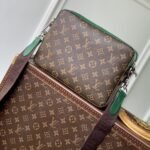 Louis Vuitton Trio Messenger Bag Green 25Cm M12766 - Image 4