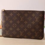 Louis Vuitton Key Pouch M Brown 24Cm M13560 - Image 2