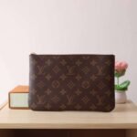 Louis Vuitton Key Pouch M Brown 24Cm M13560 - Image 4