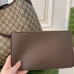 Gucci B Maxi Shoulder Bag Beige And Dark Grey 50Cm - Image 6