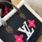 Louis Vuitton Onthego GM Teddy Bag Black 41Cm M56958 - Image 3