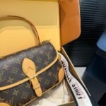 Louis Vuitton Diane Bag Monogram Brown 24cm M45985 - Image 4