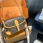 Louis Vuitton Diane Bag Monogram Brown 24cm M45985 - Image 3