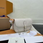 [Super Vip 1:1] Louis Vuitton Diane Bag White 24Cm M46388 - Image 3