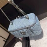Chanel Camellia Denim Vanity Bag With Heart Chain Light Blue 18cm - Image 3