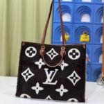 Louis Vuitton Onthego GM Monogram Teddy Fleece Black White 40Cm M55420 - Image 3