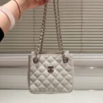 Chanel Grained Embossed Hobo Bag White 17Cm - Image 2