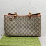 Gucci Emblem Small Tote Bag Beige And Dark Brown 31cm - Image 3