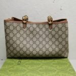Gucci Emblem Small Tote Bag Beige And Dark Brown 31cm - Image 4
