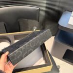 Gift set: Coach Charter Pouch With Signature Black 30Cm CBG27/OY2 - Image 4