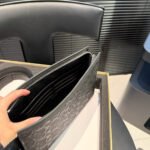 Gift set: Coach Charter Pouch With Signature Black 30Cm CBG27/OY2 - Image 6