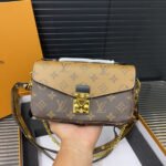 Gift set: Louis Vuitton Pochette Métis Bag Monogram Reverse Canvas 25Cm M44876 - Image 4