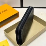 Summer Set: Louis Vuitton Keepall Bandoulière 50 Monogram Eclipse And Long Wallet Monogram Eclipse Trunk Zippy Black 19Cm - Image 12