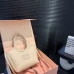 Miumiu Ivy Leather Tote Bag White 23Cm - Image 3