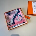 Hermes Les Voitures Nouvelles Scarf Rose Bonbon And Blue 90Cm H984108S 01 - Image 5