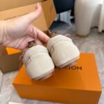 Louis Vuitton Sneakerina Taupe 1Aivfd - Image 7