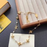 Louis Vuitton Louisa Necklace Gold M01610 - Image 3