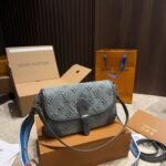 Louis Vuitton Diane Monogram Denim Blue 24Cm - Image 2