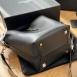 Saint Laurent Le 37 In Shiny Leather Black 25Cm 7428282R20W1000 - Image 4