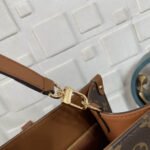 Super Vip 1:1 –  Louis Vuitton OnTheGo Organizer Bag Brown 37Cm M14235 - Image 4