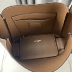 Saint Laurent Le 5 À 7 Supple Large Beige 27cm - Image 3