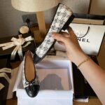 Chanel Ballerina Flats Tweed And Patents White Black - Image 4
