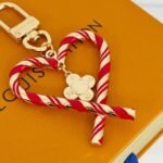 Louis Vuitton Vivienne Xmas Bag Charm Gold M02207 - Image 5