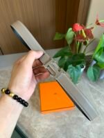 Hermes Mini H Belt Buckle And Reversible Leather Strap Silver Grey 24Mm H079645Ck05 - Image 2